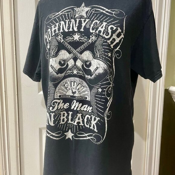 Y2k 90’ Johnny Cash Tshirt distressed The Man in Black Sz L Biker Goth core - Picture 4 of 9